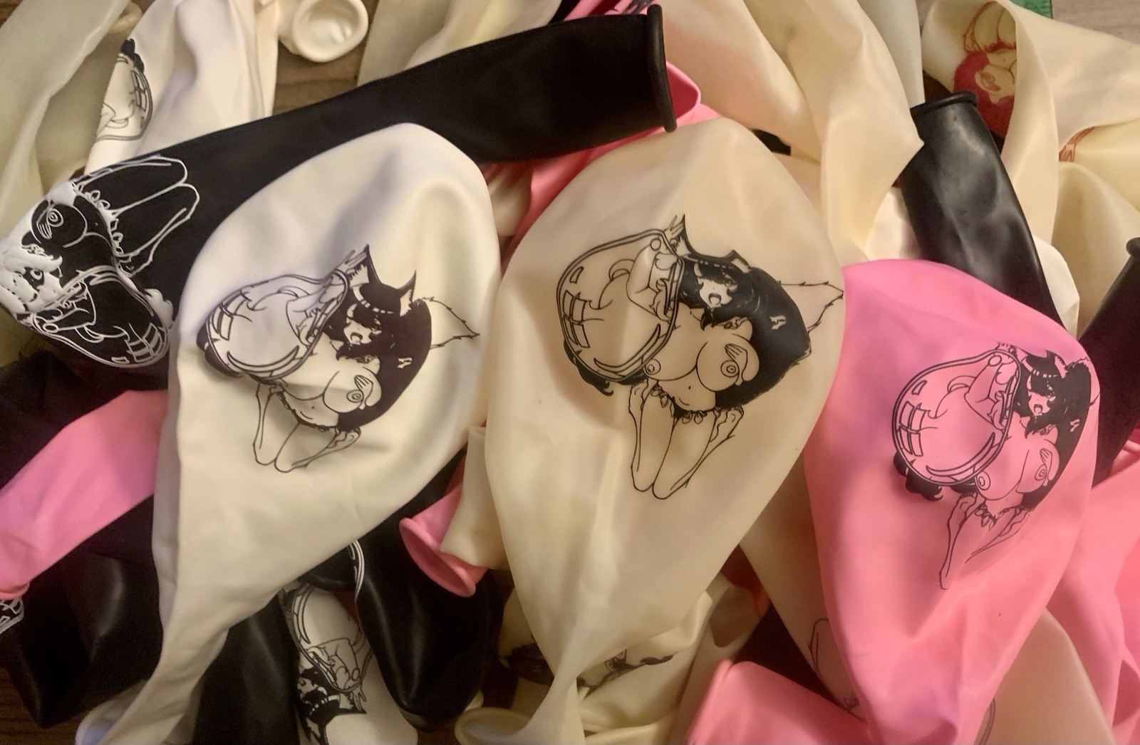 1x 16 Inch OC Foxy Kneeling Printed Balloon Cattex / Unique /Q16 Clear & Pink