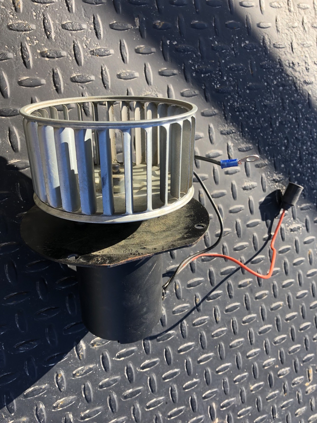 M35A2 M35A3 M925 M927 M934 M929 M923 M813 A1 A2 2.5 - 5 Ton Heater Blower Motor