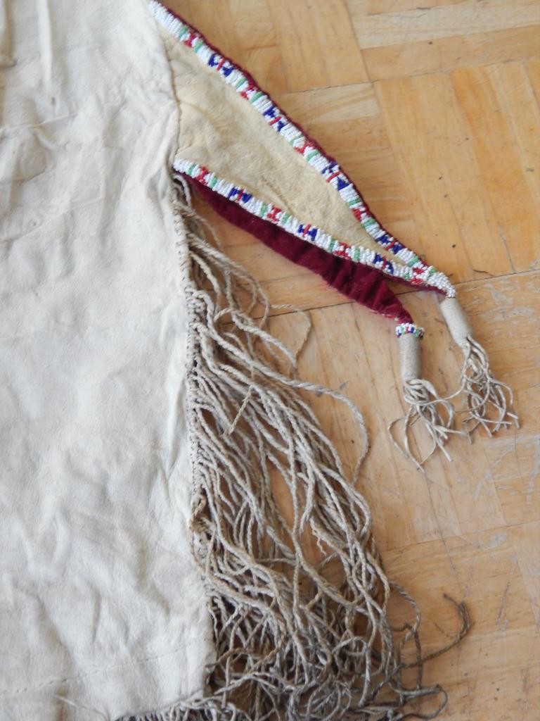 ANTIQUE COMANCHE SO. PLAINS INDIAN INDIAN BEADED HIDE LEGGINS TWISTED FRINGE