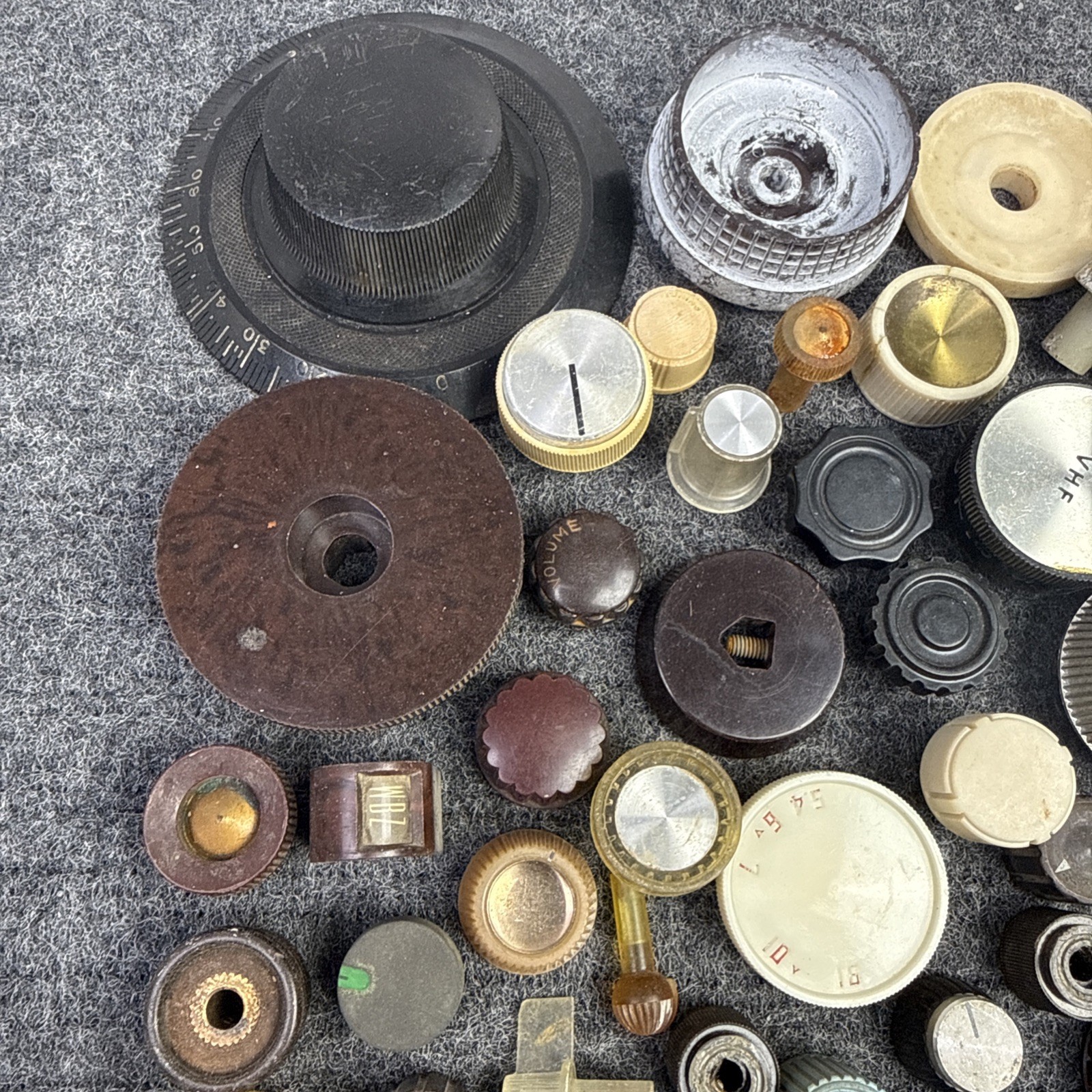 50+ Vintage Radio / TV / Equipment Knobs Used Midcentury Plastic Bakelite LOT