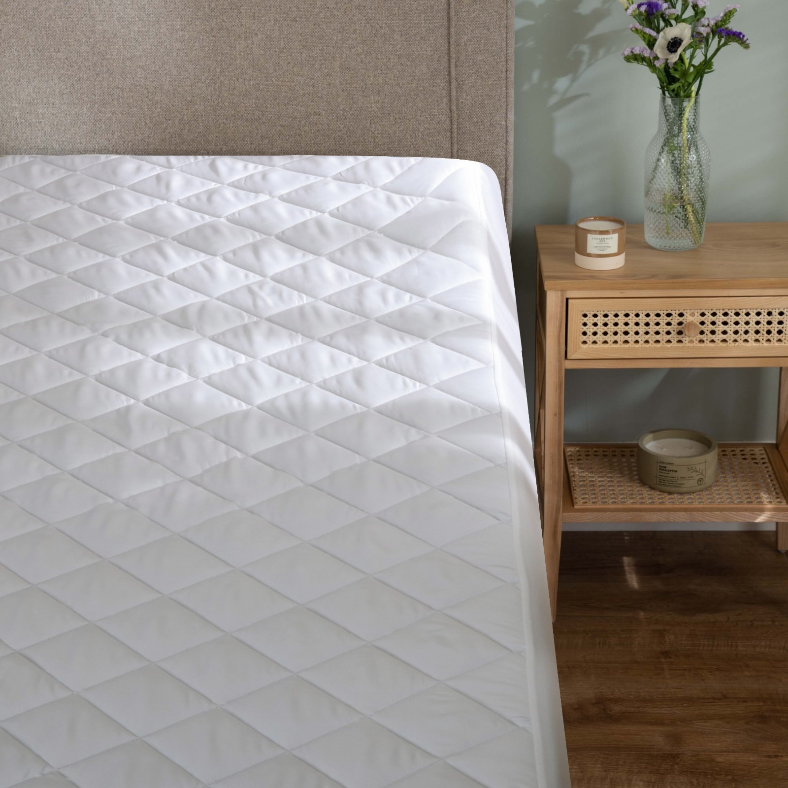 100% Waterproof Mattress Protector Mattress Pad Quilted Mattress Cover USA Size