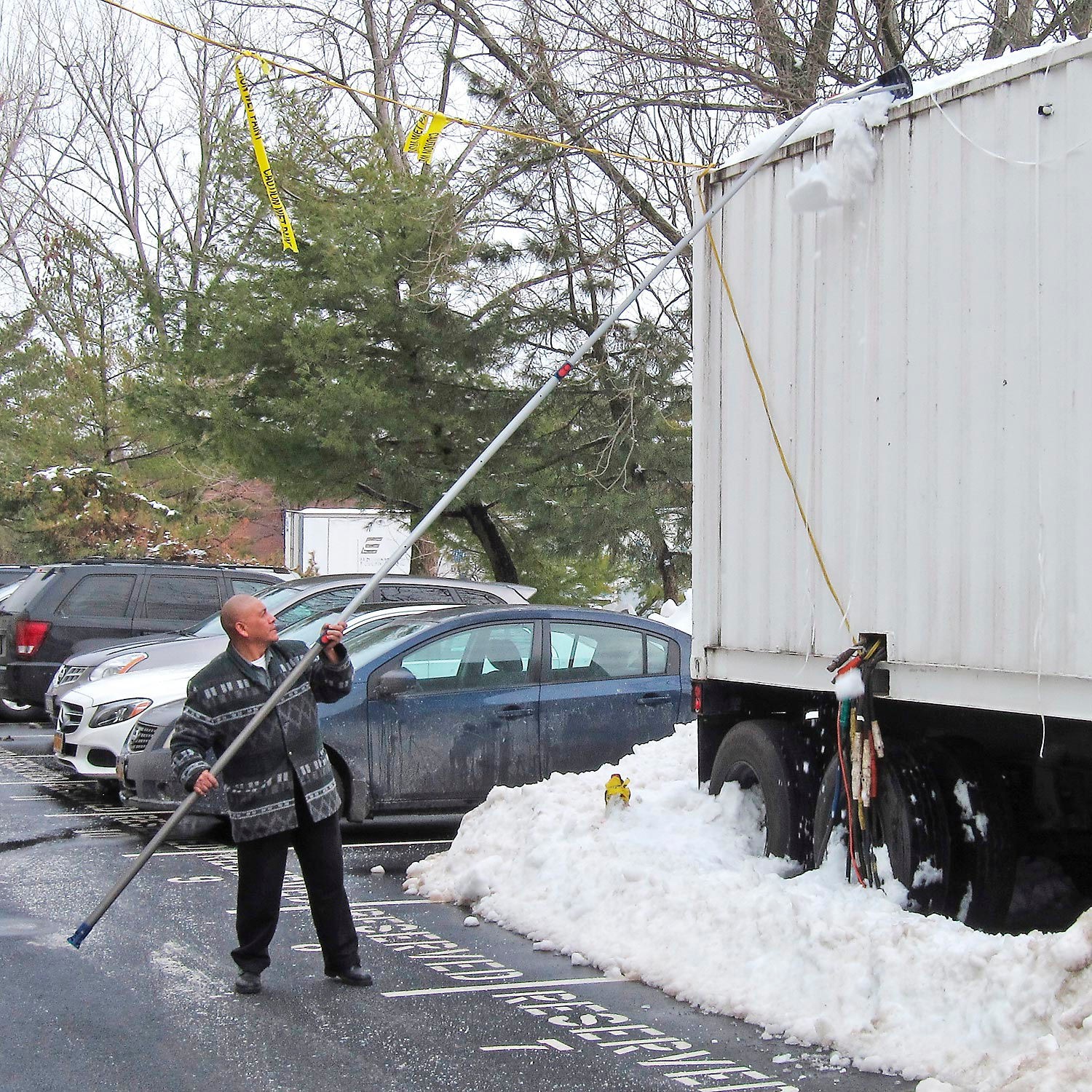 True Temper 193055510 True Temper174; Telescoping Roof Rake