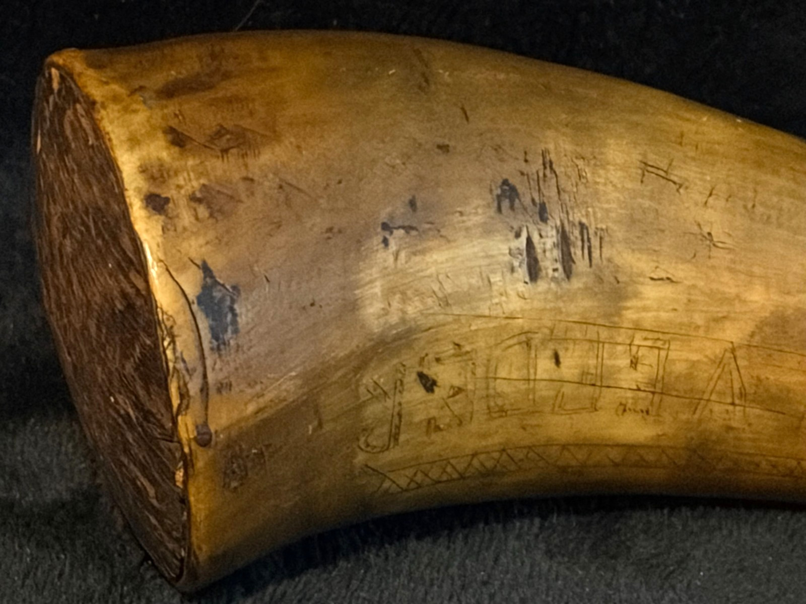 Amazing Carved Powder Horn..French & Indian/Revolutionary War Era..PLEASE LOOK!