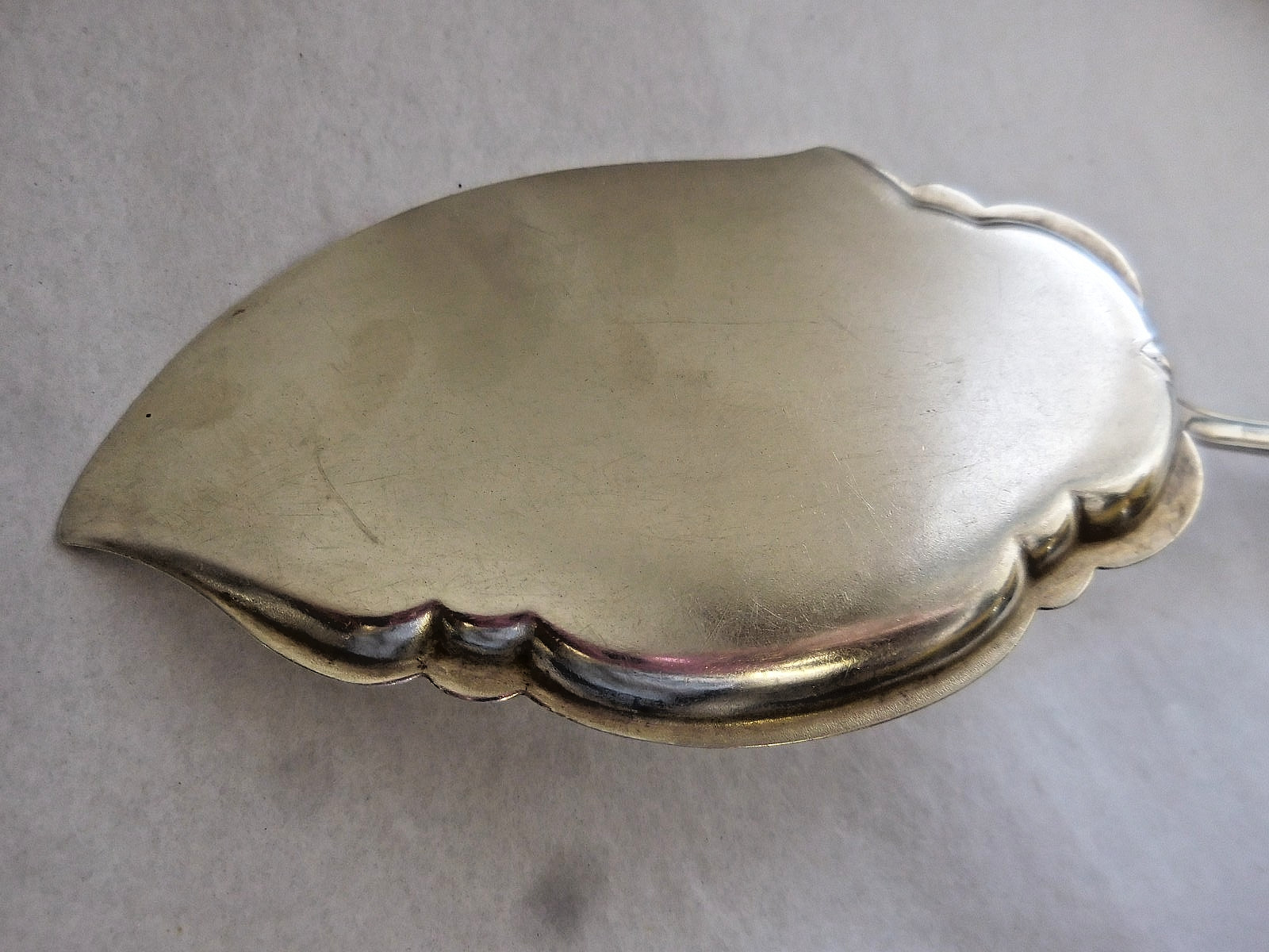 CLEMENS OSKAMP CINCINNATI c1860 COIN SILVER SLICE 8 3/4" FLORAL ENGRAVED "A & L"