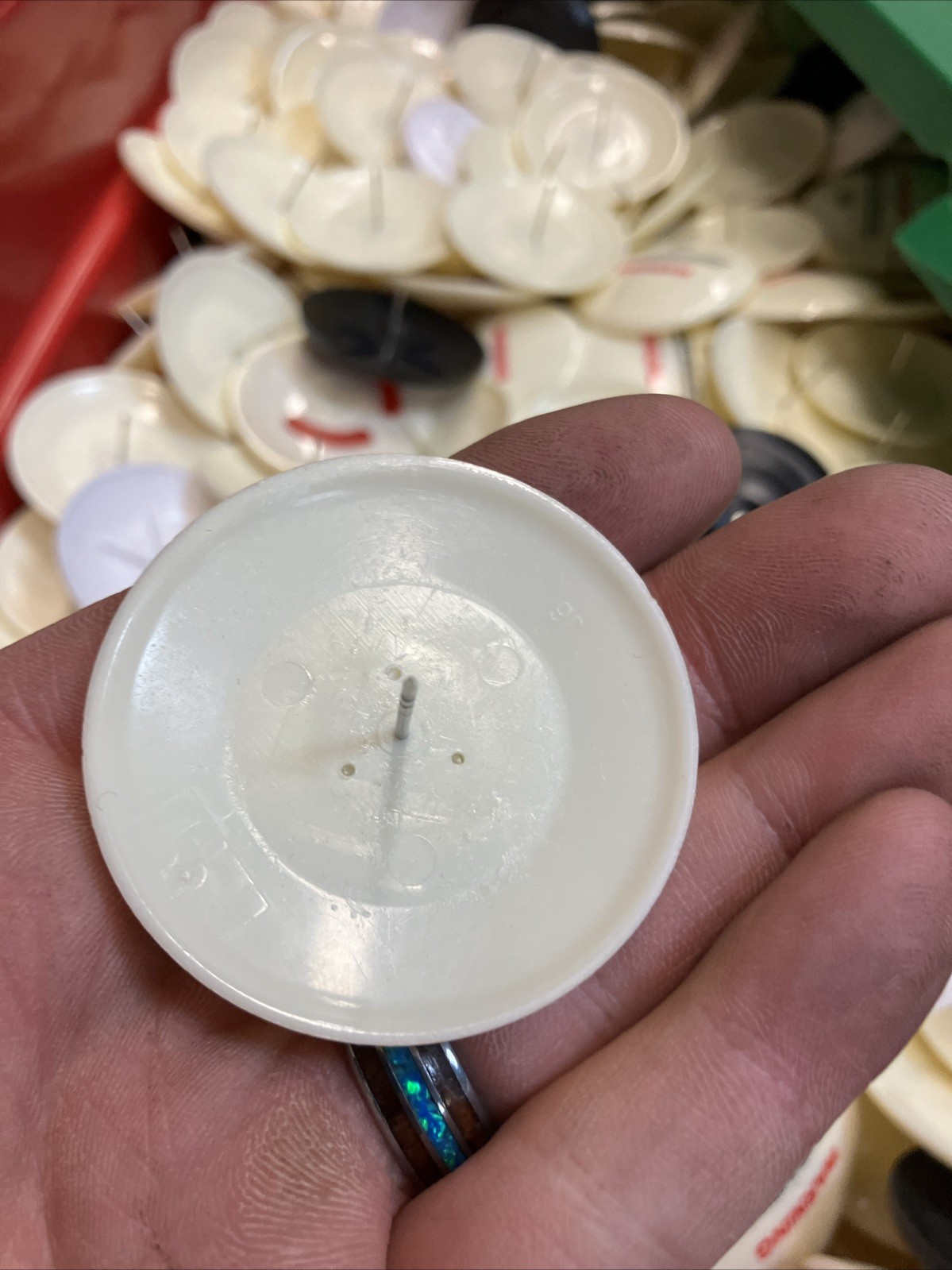 Lot Of 100 USS Security Ink Clothing Tags, Anti-Theft Pins for Retail Store Used