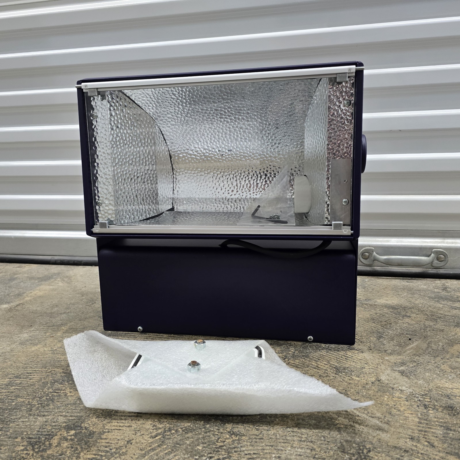 Vintage Insight Lighting Taos TS900 Wall Mount Luminary Commercial NOS 400W