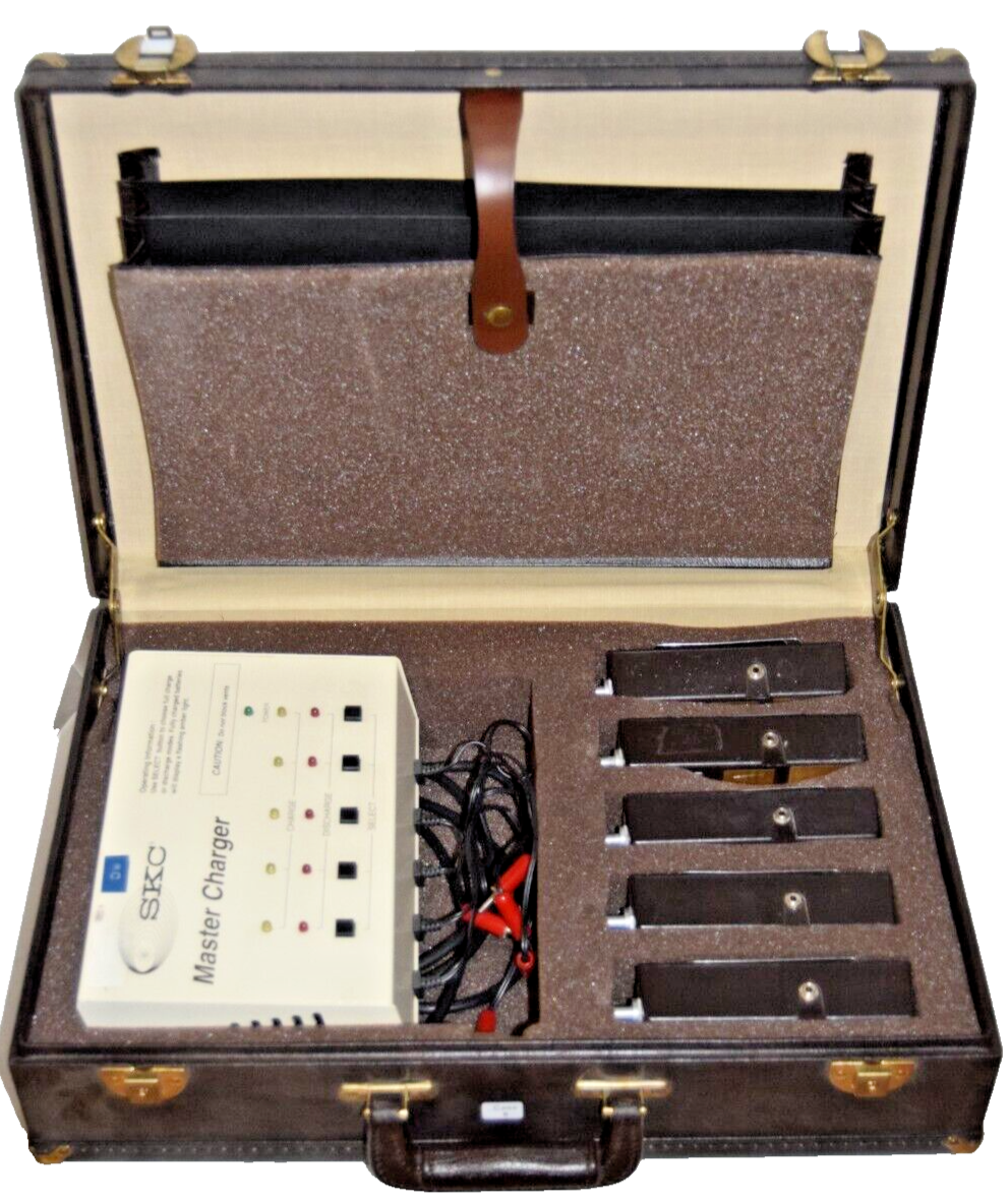 5 SKC Model 222-3 Air Sampler Pump with Master Charger 223-442 in Hard Case