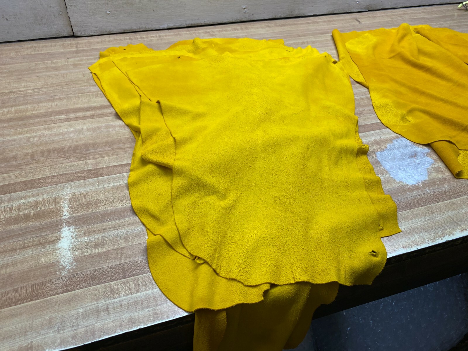 Deer Skin Splits Suede Extra Soft Tan 2 Oz. #0009965