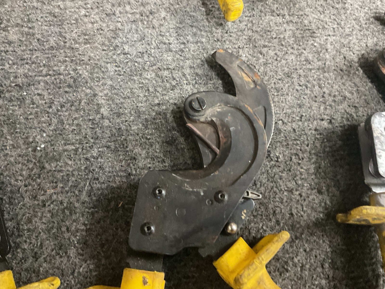 Lot of 3 Klein Tools Ratcheting Cable Cutters 63607 Moving Blade Klein