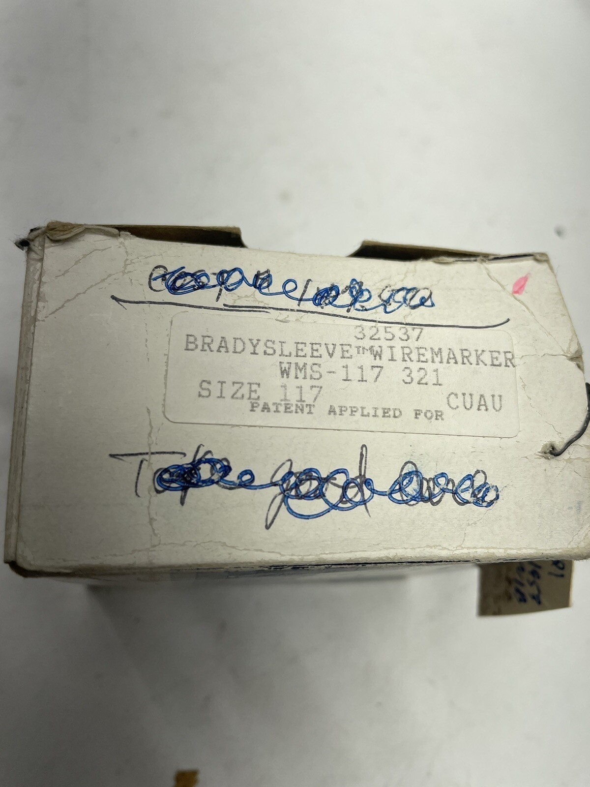 NEW BRADYSLEEVE WIREMARKER 32537 / WMS-117-321 500 CNT ROLL 1.5" X .35"