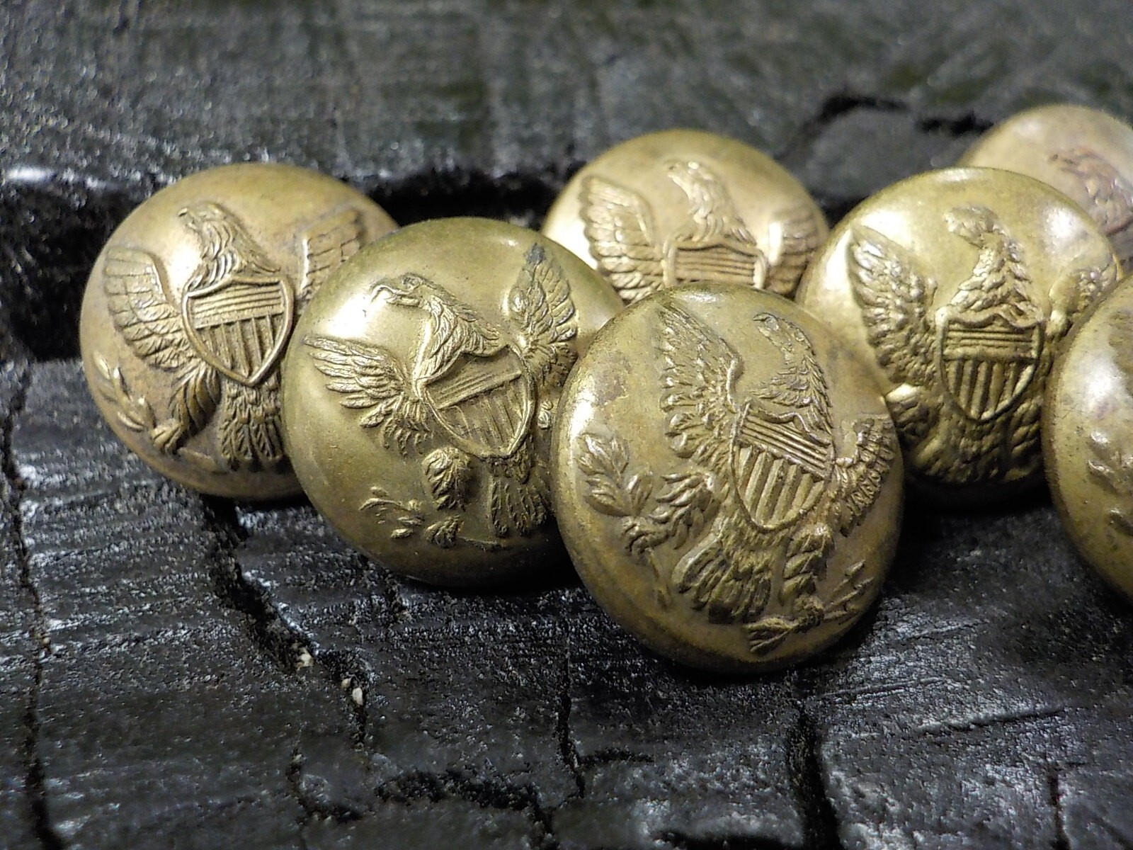 Old Rare Vintage Antique Civil War Relic Eagle Cuff Button with Free Button Case