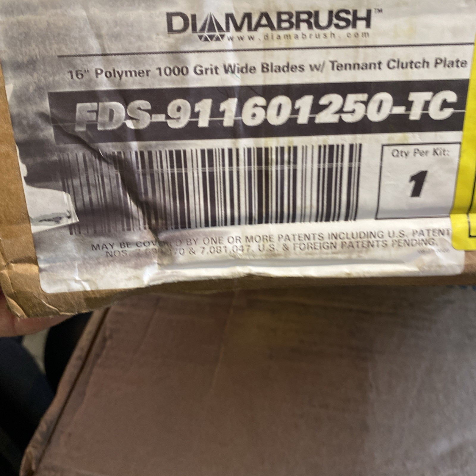 DIAMABRUSH 16" Polymer Tool 1000 Grit Red Blades with Tennant Drive Clutch Plate