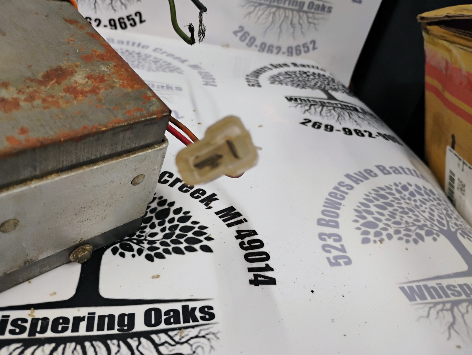 1968-1969 Dodge/ Chrysler Solid State Thumb Wheel AM Radio 2884-631