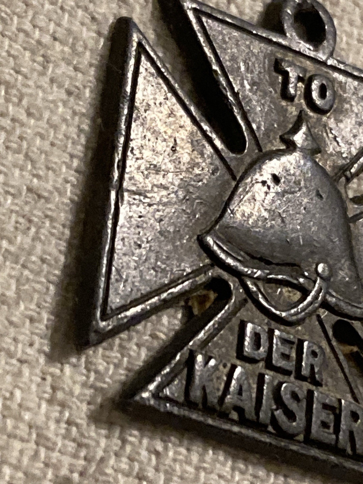 WW1 GERMAN TO DER KAISER IRON CROSS ANTI-GERMAN PROPAGANDA MEDAL BADGE LABEL ON