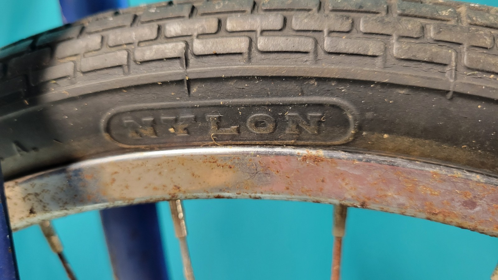 March 1979 Schwinn Fair Lady Complete Bicycle Tires Hold Air Banana Seat Rolls