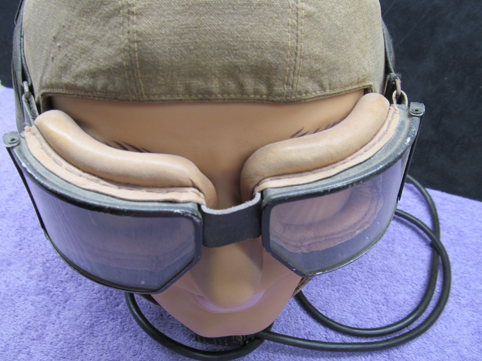 WW2 German Luftwaffe LKpS101 Summer Flight Helmet w/Full Coms, Goggles mint con