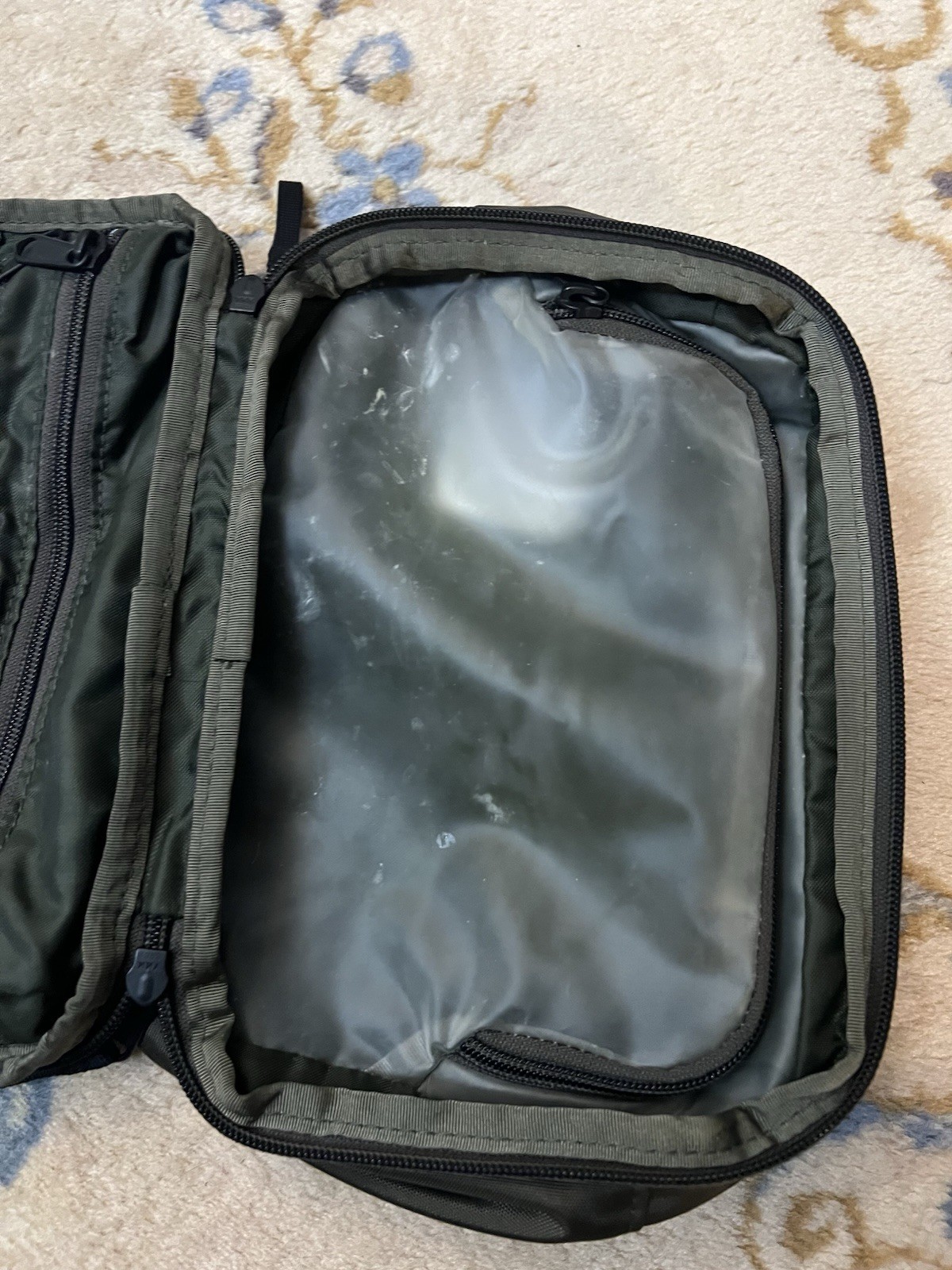 RARE Green The North Face Base Camp Voyager Unisex Toiletry Kit Bag Travel Hike