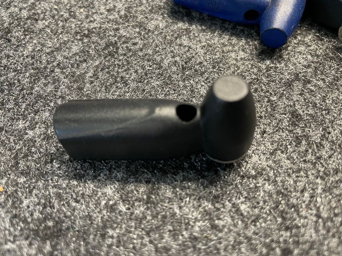 Mini Pencil Clothing Security Tags 8.2MHz w/ Pins, Lot of 922, Pre-Owned*