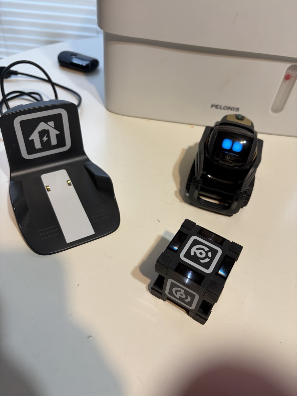 Anki Vector Home Robot 600mah Upgrade Full Kit , Works Great, Read!!!!!!