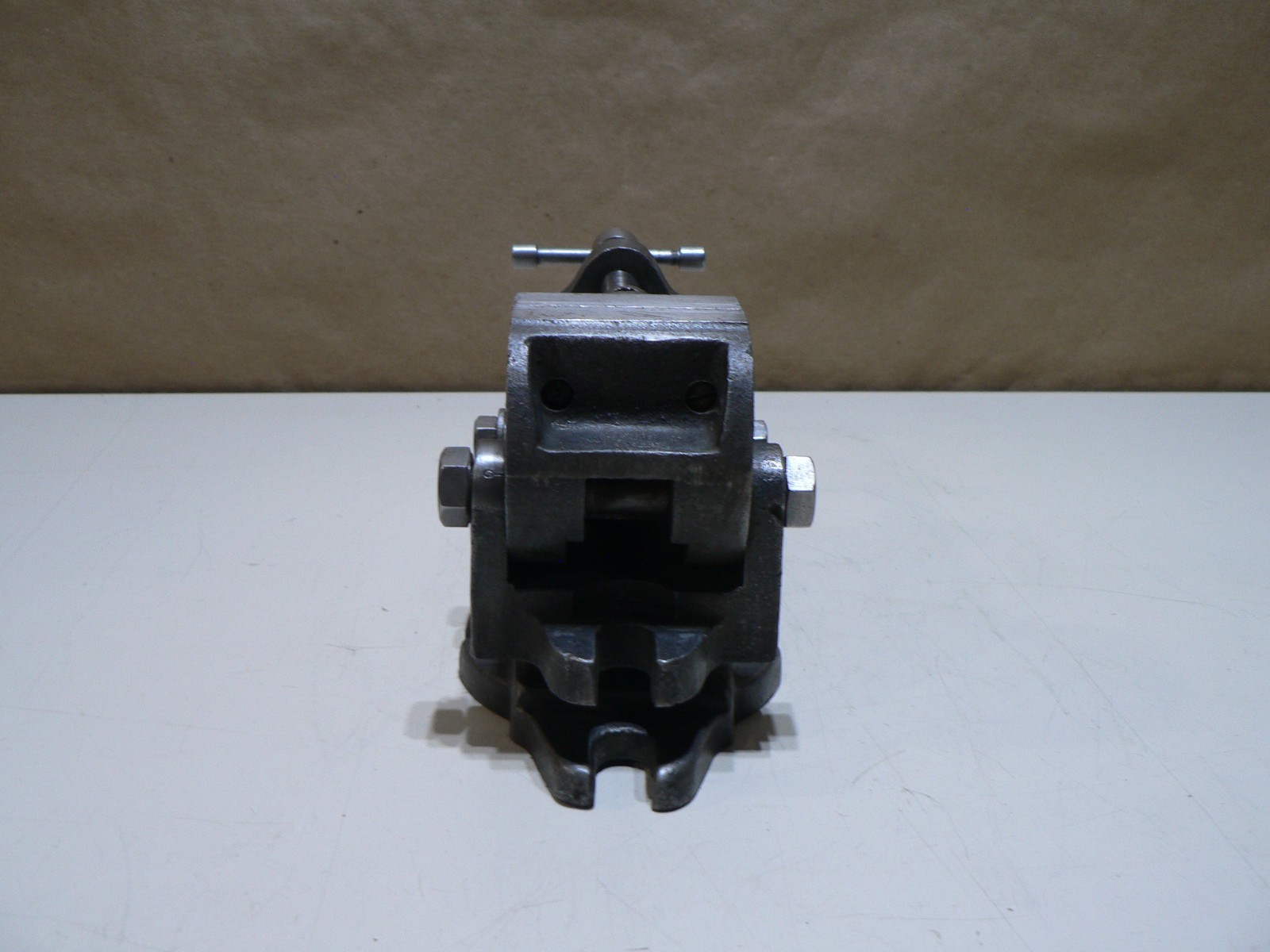 Palmgren No.000 Tilting Vise with Swivel Base 2-1/2" Jaws Opens 2-1/2"