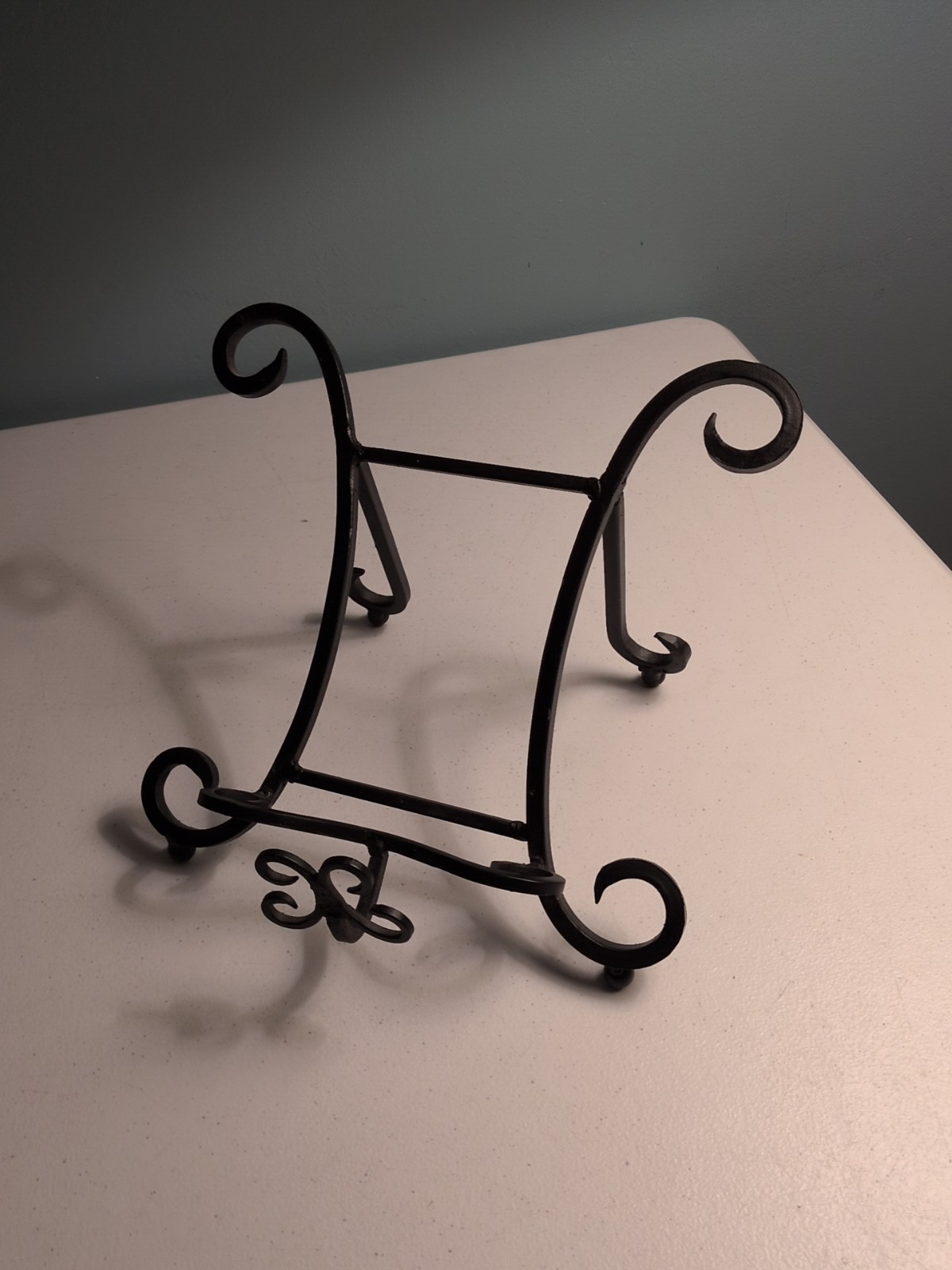 Heavy Metal Art / Plate / Book Holder Display Easel Stand