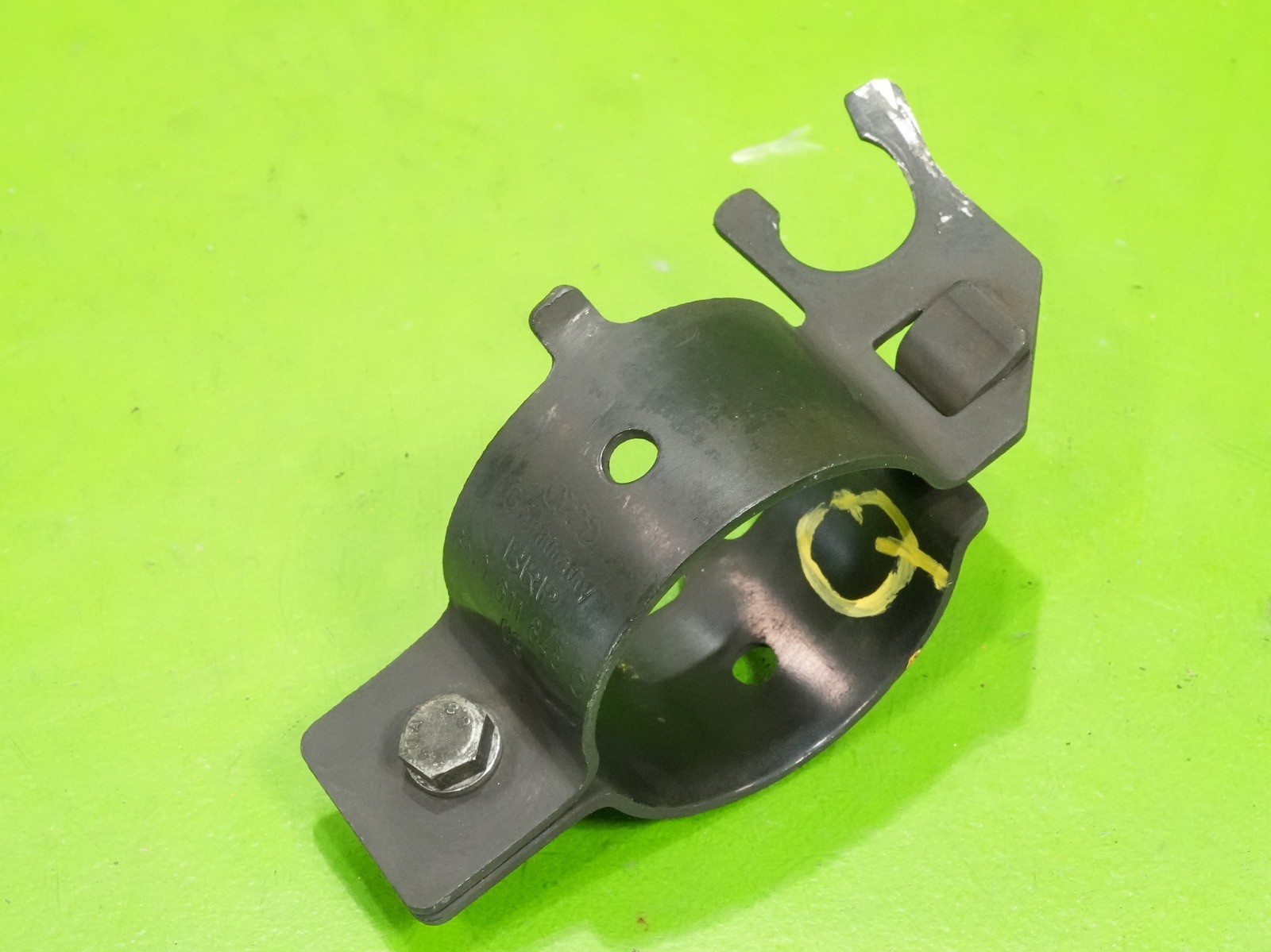 00-06 Audi TT OEM 8N611845 front strut brake hose line mount bracket holder