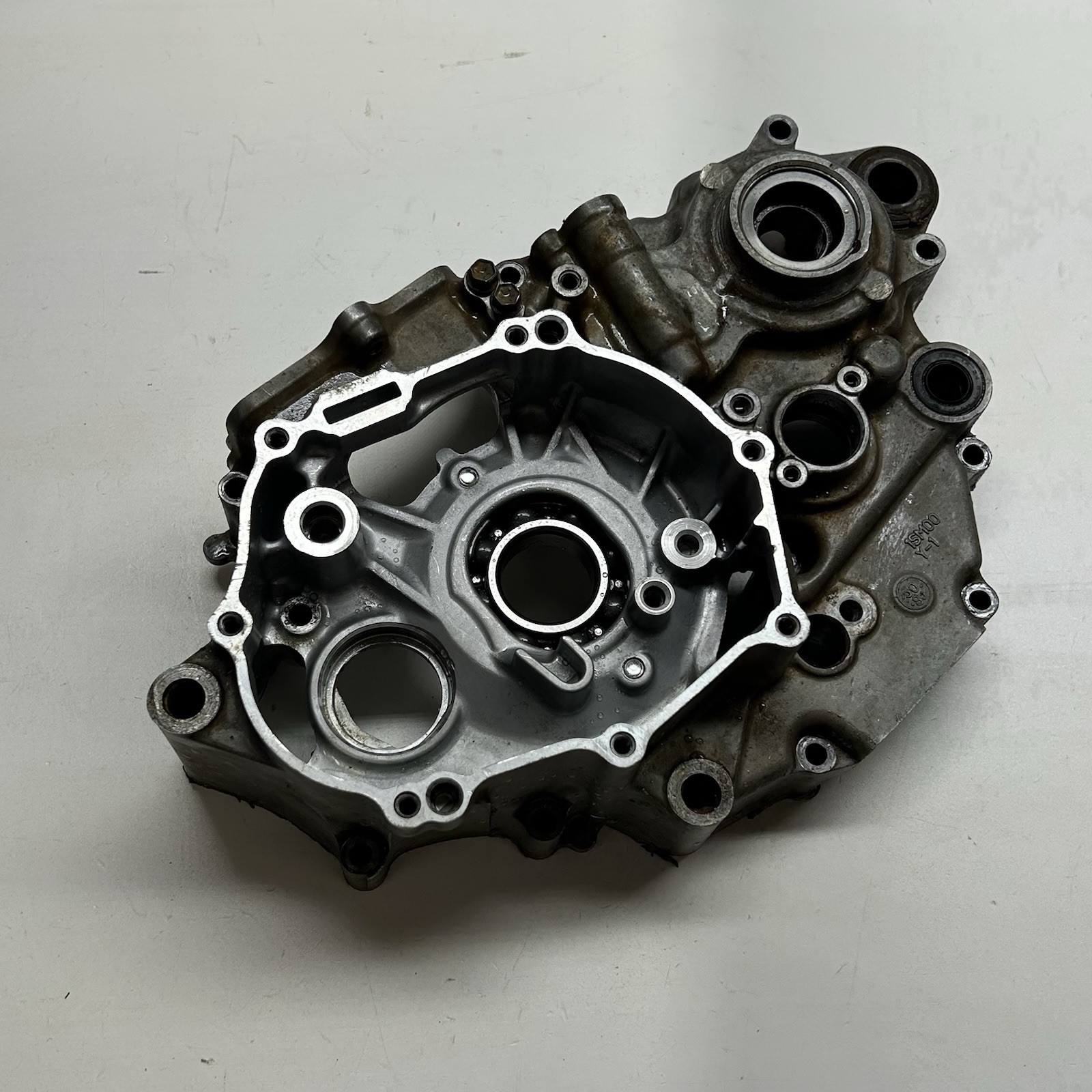 14 - 17 2015 YAMAHA YZ 250 F FX LEFT CRANK CASE BOTTOM END BLOCK OEM