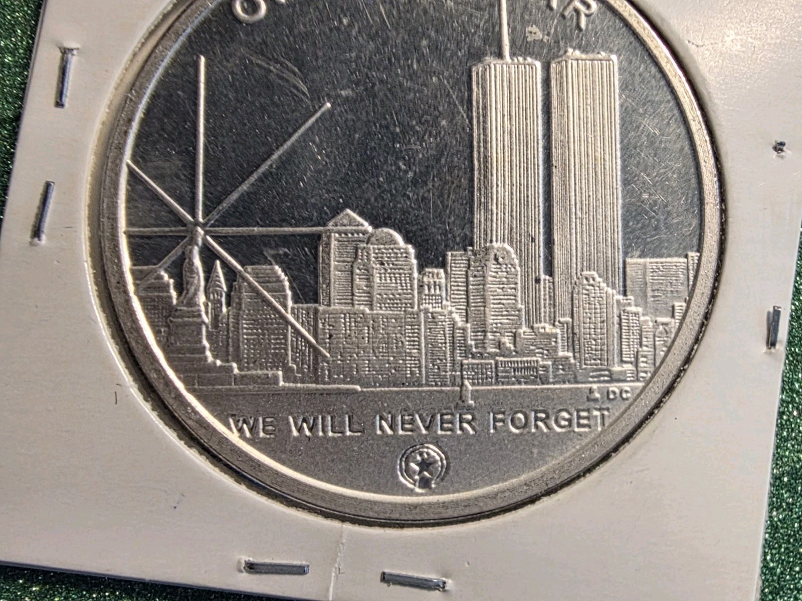 2 Twin Towers 1 Oz. Pure .999 Silver Comemoritive Mint Coins. & Thomas JEFFERSON