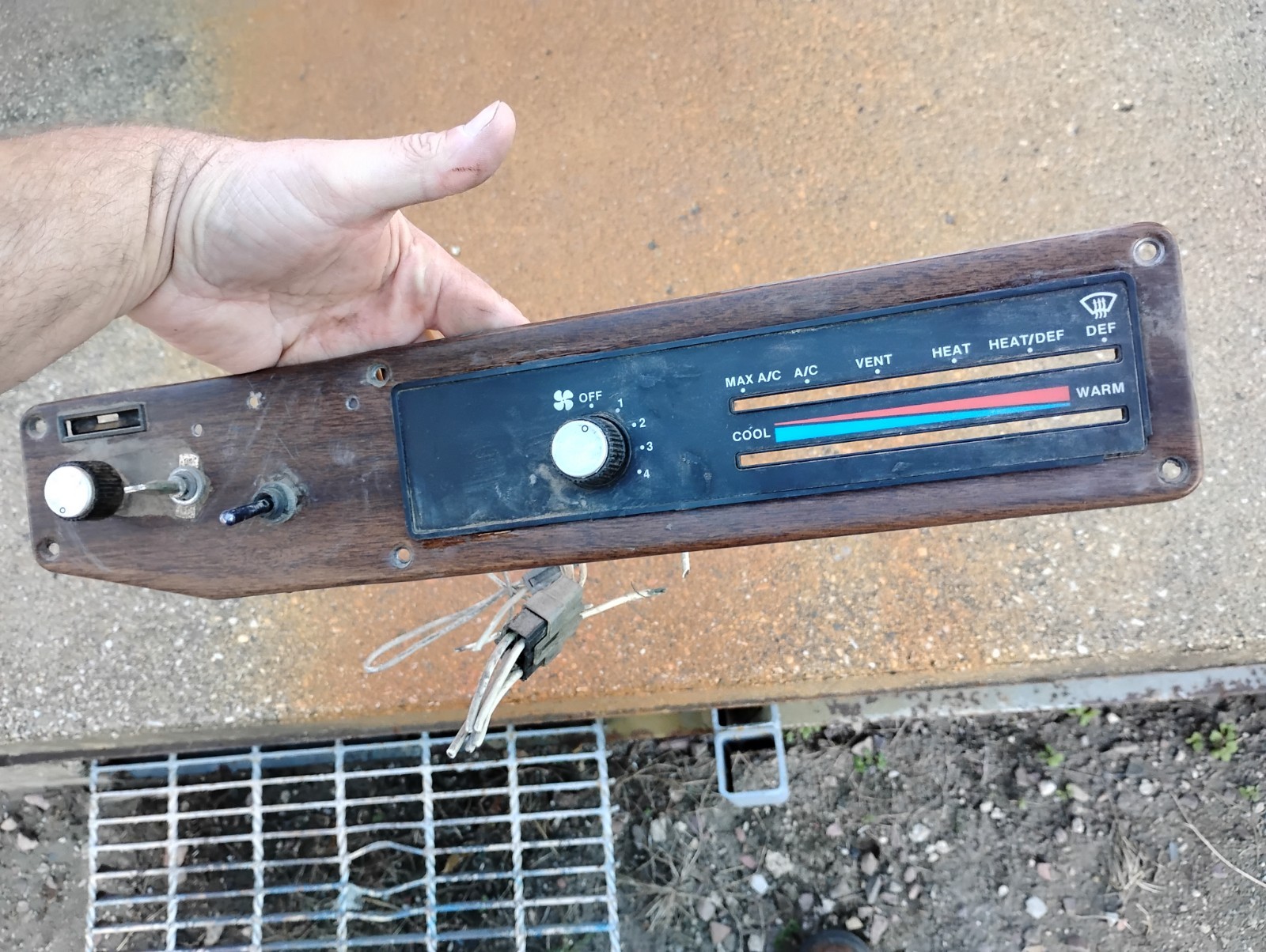 Freightliner FLD120 Heater A/C Temperature Controls - Used