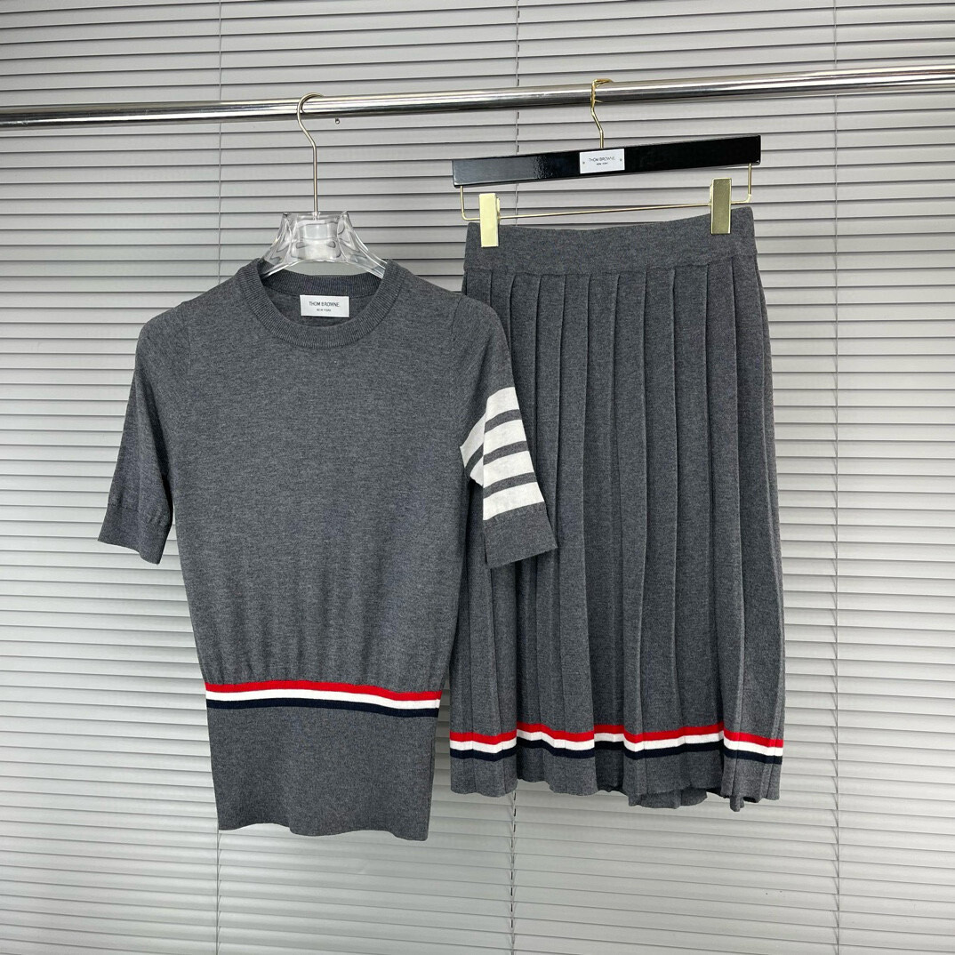 Thom Browne Round Neck Four-bar Pleated Skirts Two-piece Set