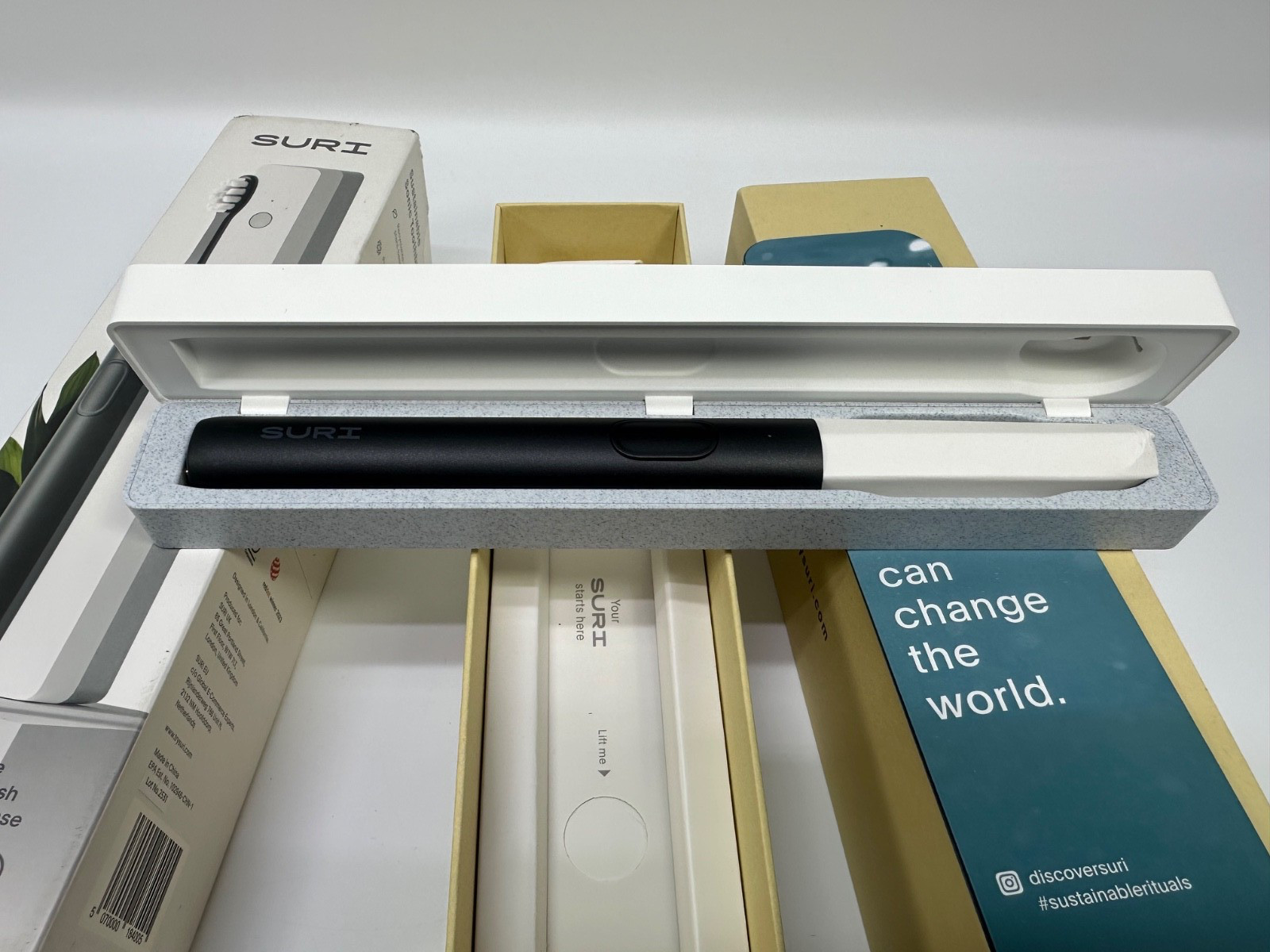 SURI 1.0 Sonic Electric Toothbrush with UV Cleaning Travel Case | Black