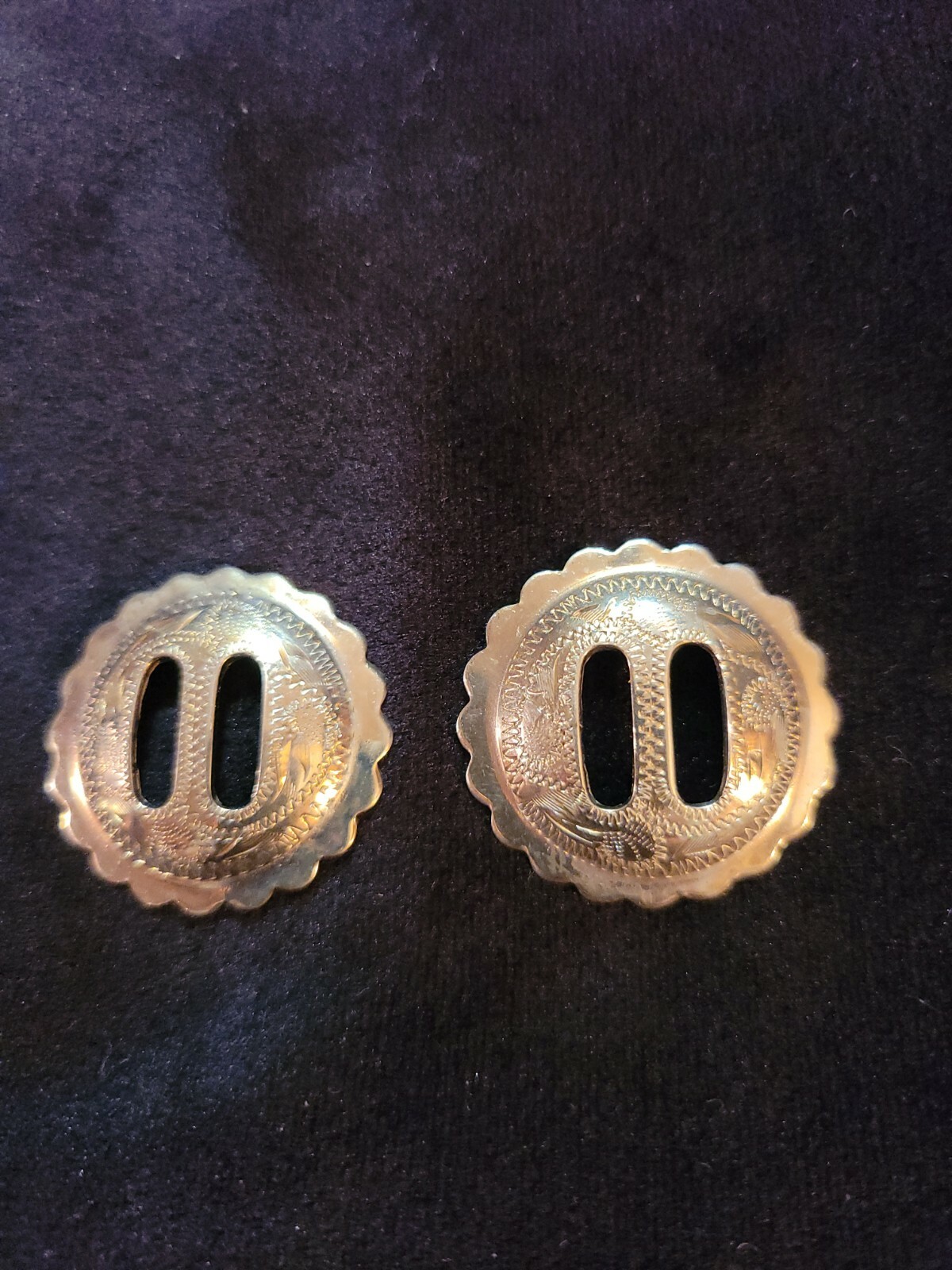 Montana silver slotted Conch 2 pc 1in dia. 1 pair new