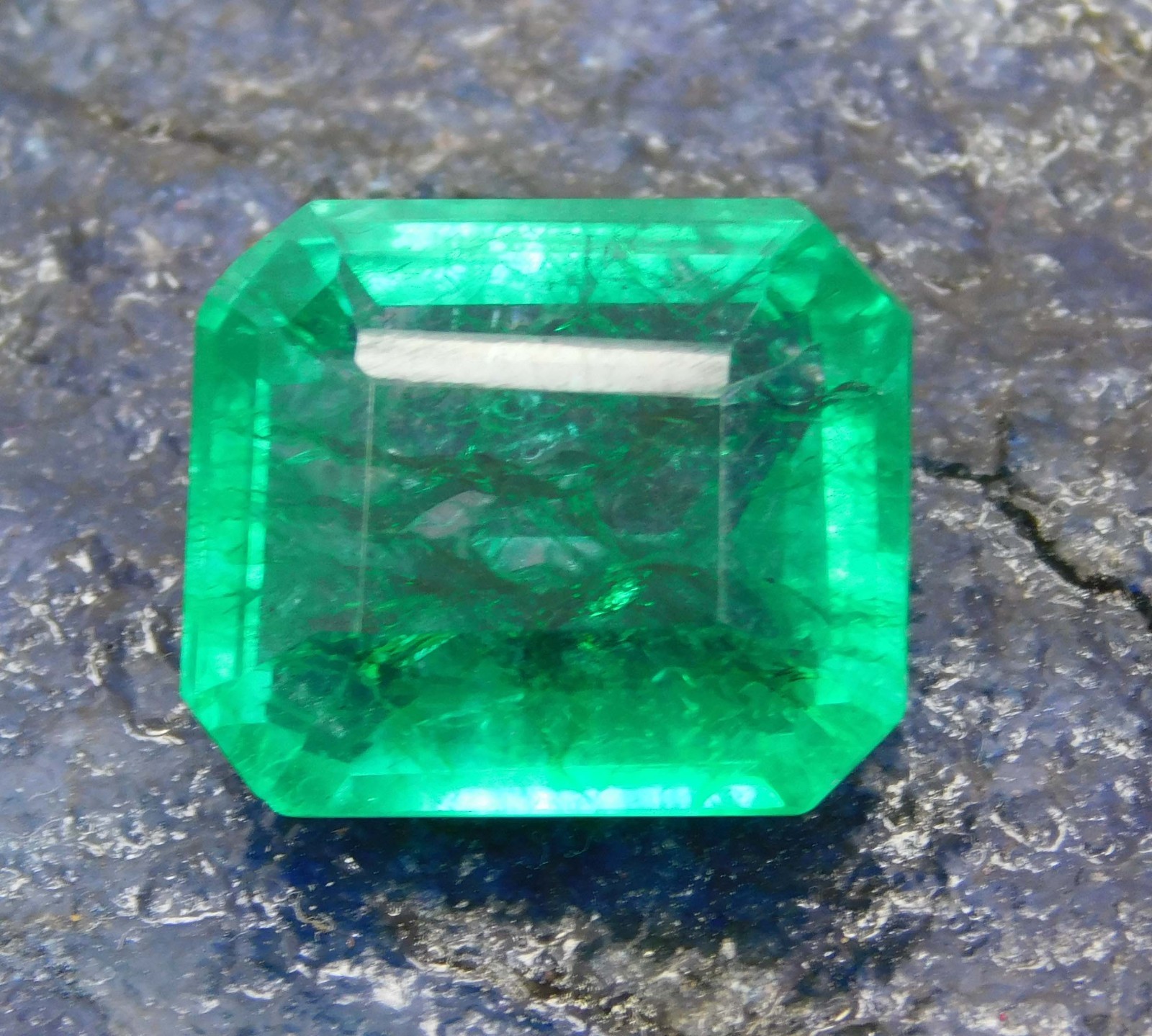 Certified Natural Colombian Green Emerald 14.05 Ct Emerald Cut Loose Gemstone