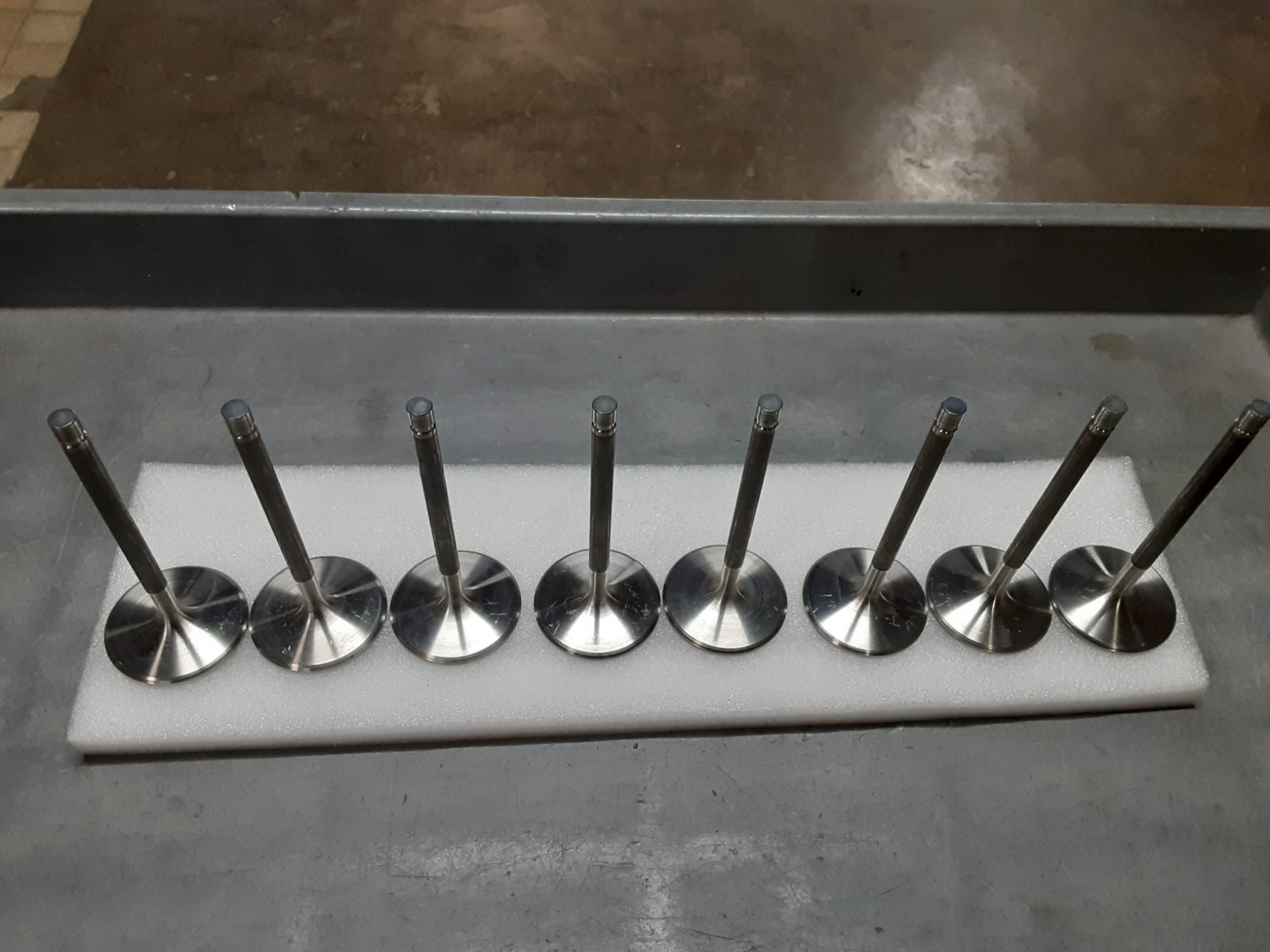 8 Del West 2.250x11/32x5.475 Titanium Intake Valves