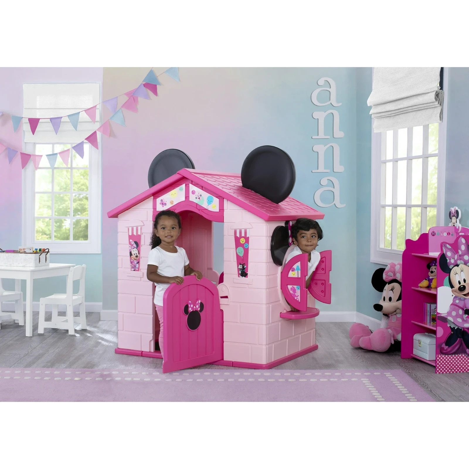 Disney Minnie Mouse Plastic Indoor Outdoor Playhouse with Easy Assembly Pink