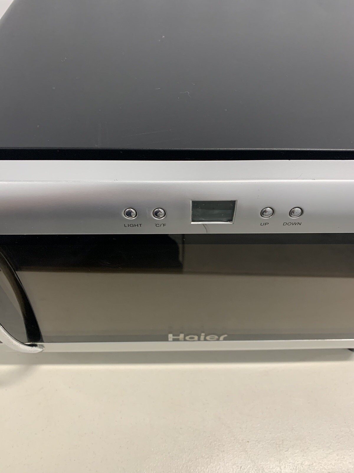 Haeir Thermoelectric Wine Cellar 8 Bottles Chiller Cooler Refrigerator Electric