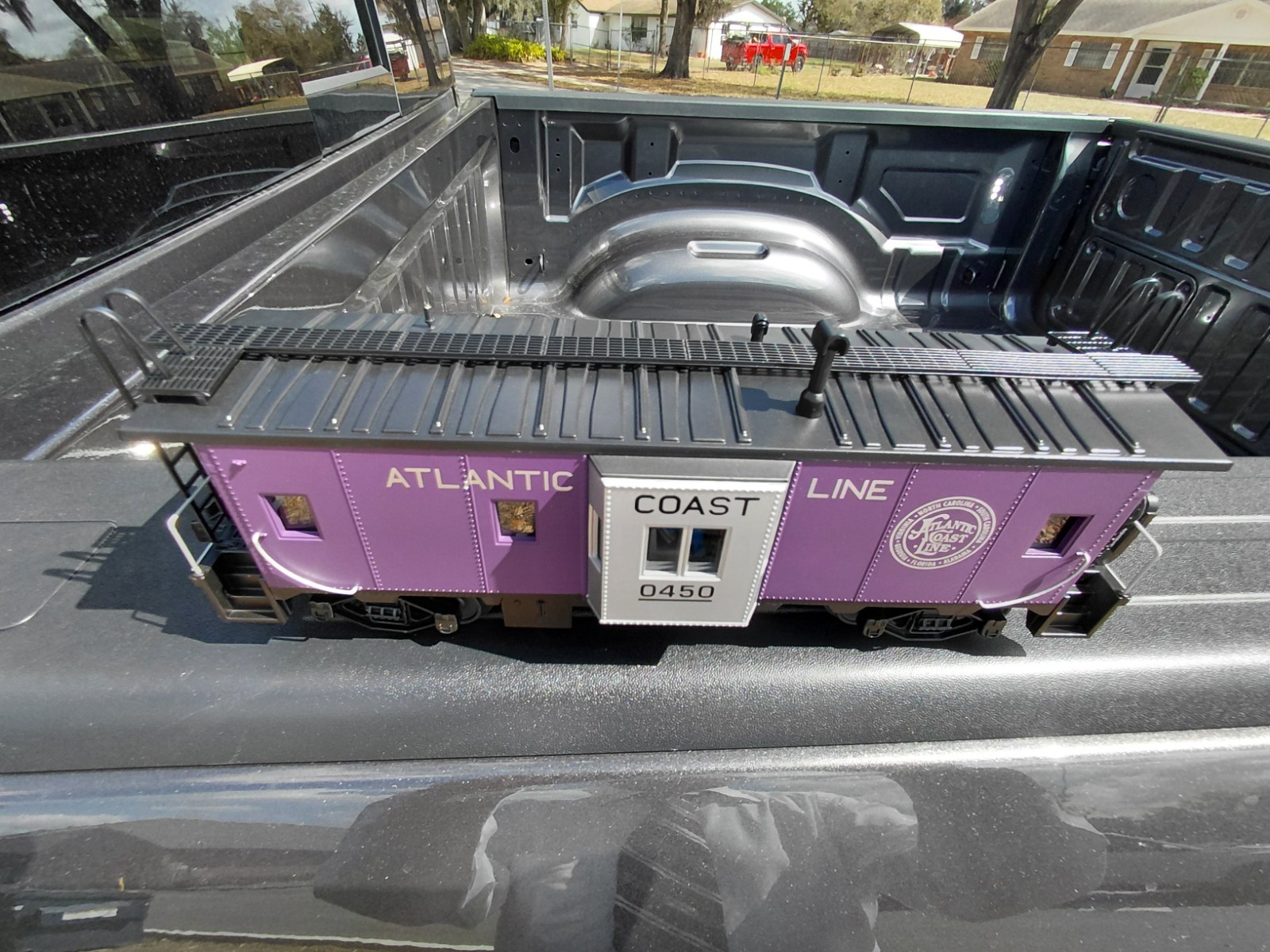 MTH RailKing 30-7783 Atlantic Coast Line ACL Purple Lighted Bay Window Caboose