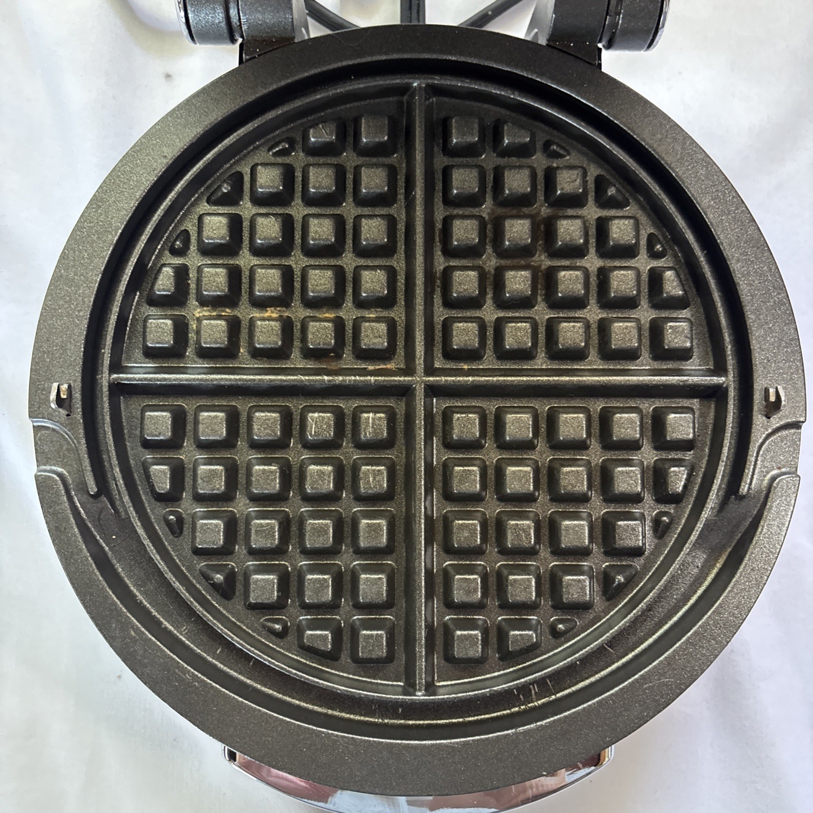 All-Clad Stainless Steel Classic Round Waffle Maker Type 6071
