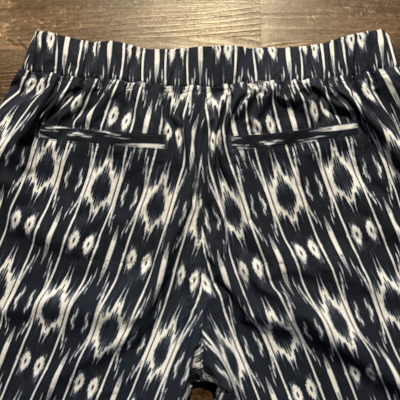 Athleta Pull-on Athleisure Yoga Travel Pants Sz 4 Pocket Zippers Tapered Casual