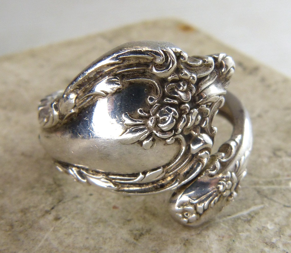 Vintage Lunt Delacourt Sterling Silver Spoon Ring