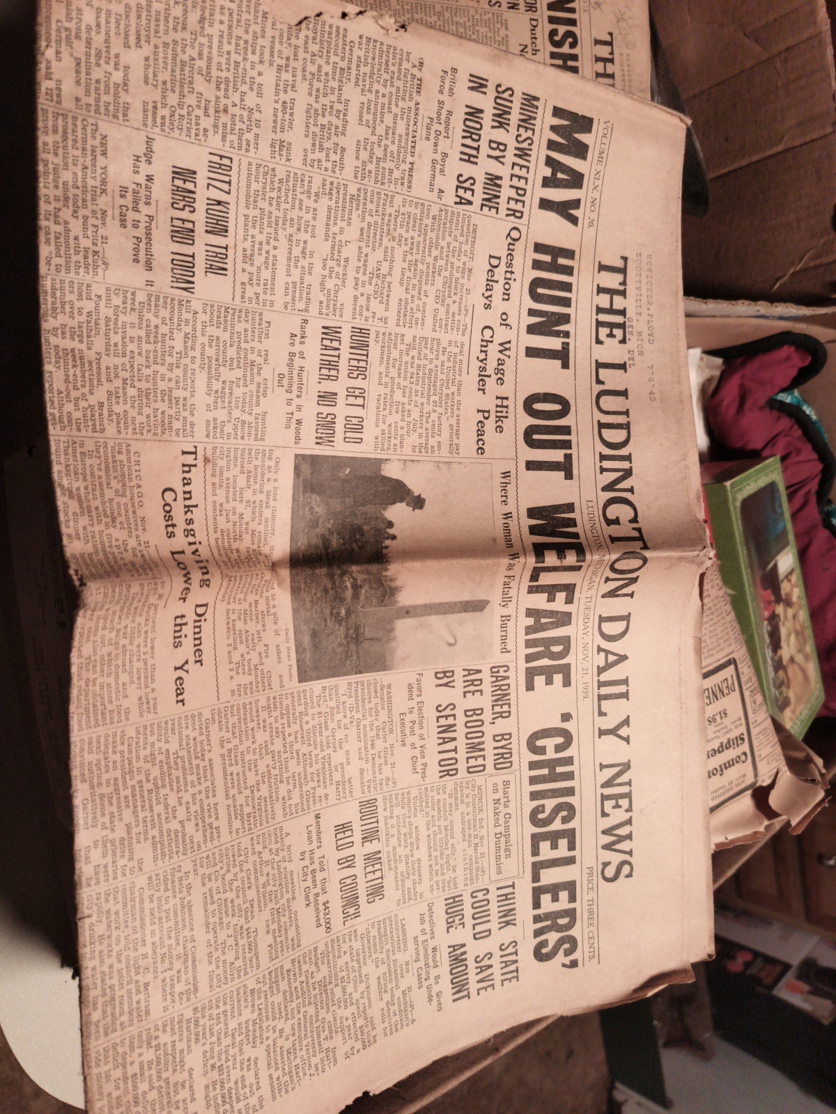 Vintage (World War 2 ERA) Ludington Daily News MI Tues Nov 21st 1939 World News