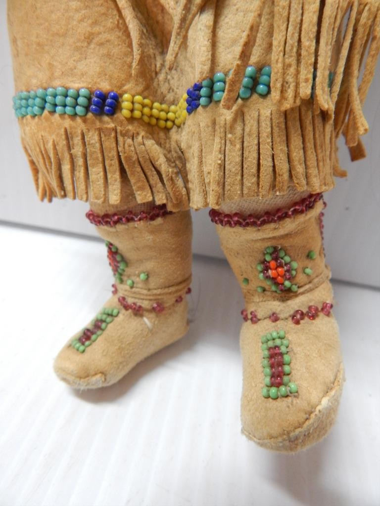 ANTIQUE VINTAGE PIKUNI BLACKFEET PLAINS INDIAN BEADED DOLL - LOTS OF DETAIL