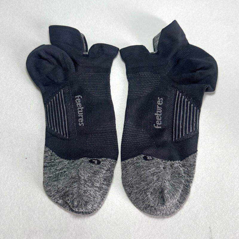 3 Pairs Feetures Women's Elite Ultra Light No Show Tab Socks Black Size M