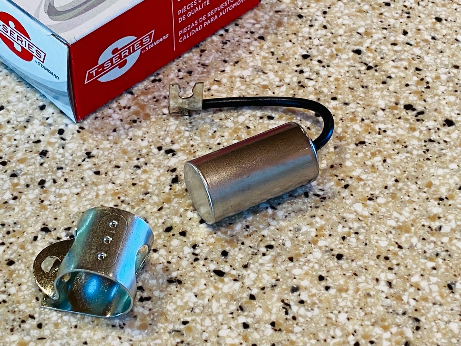 RADIO NOISE CONDENSER CAPACITOR UNIVERSAL /  ALTERNATOR IGNITION  INTERFERENCE