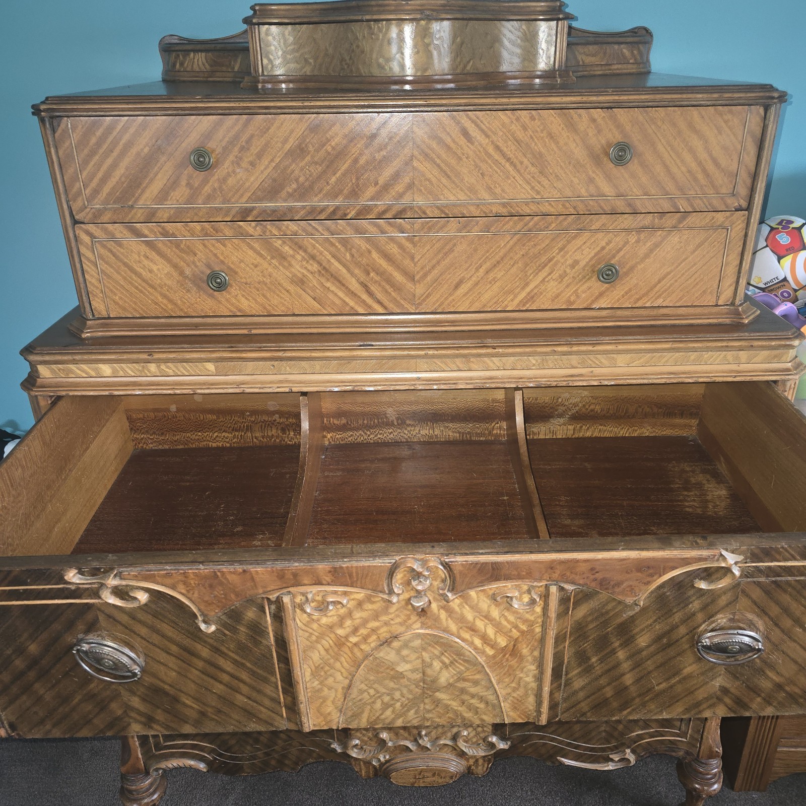 Williamsport Furniture Company Antique 6-Drawer Wood Chest Brown Carvings