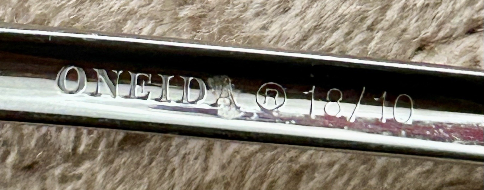 Oneida Silver KENWOOD Stainless *** (4) Place/Oval Soup Spoons***