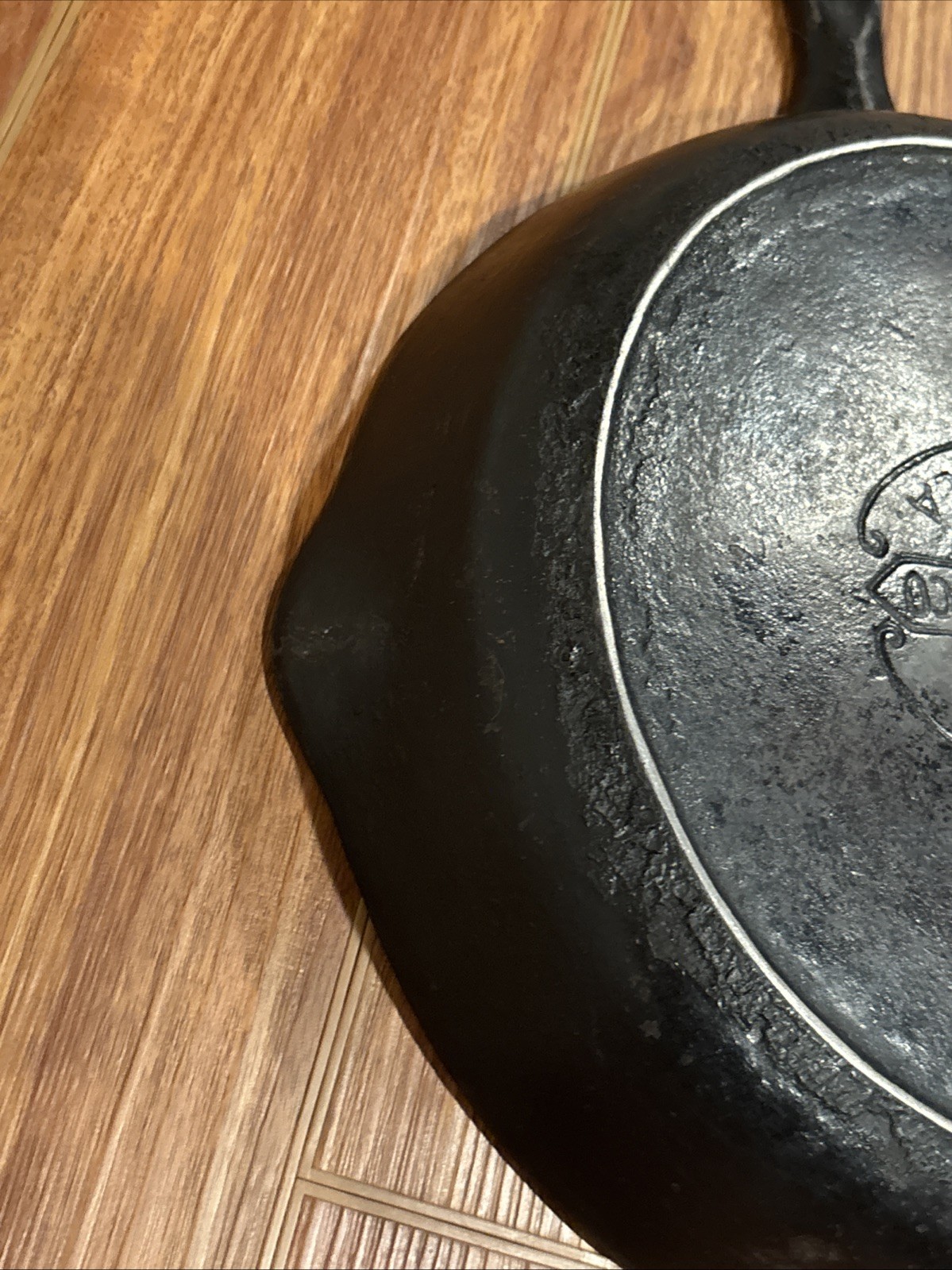 Antique Martin Stove & Range Company Cast Iron No. 8 Skillet - Hamburger Logo