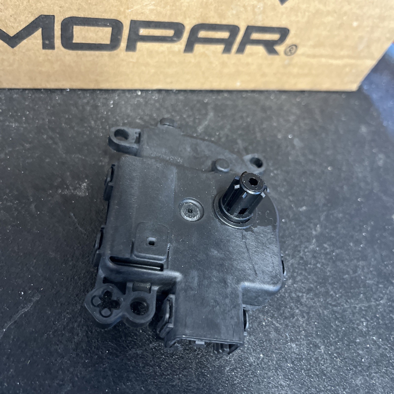 Genuine Mopar A/C And Heater Actuator 68301847AA