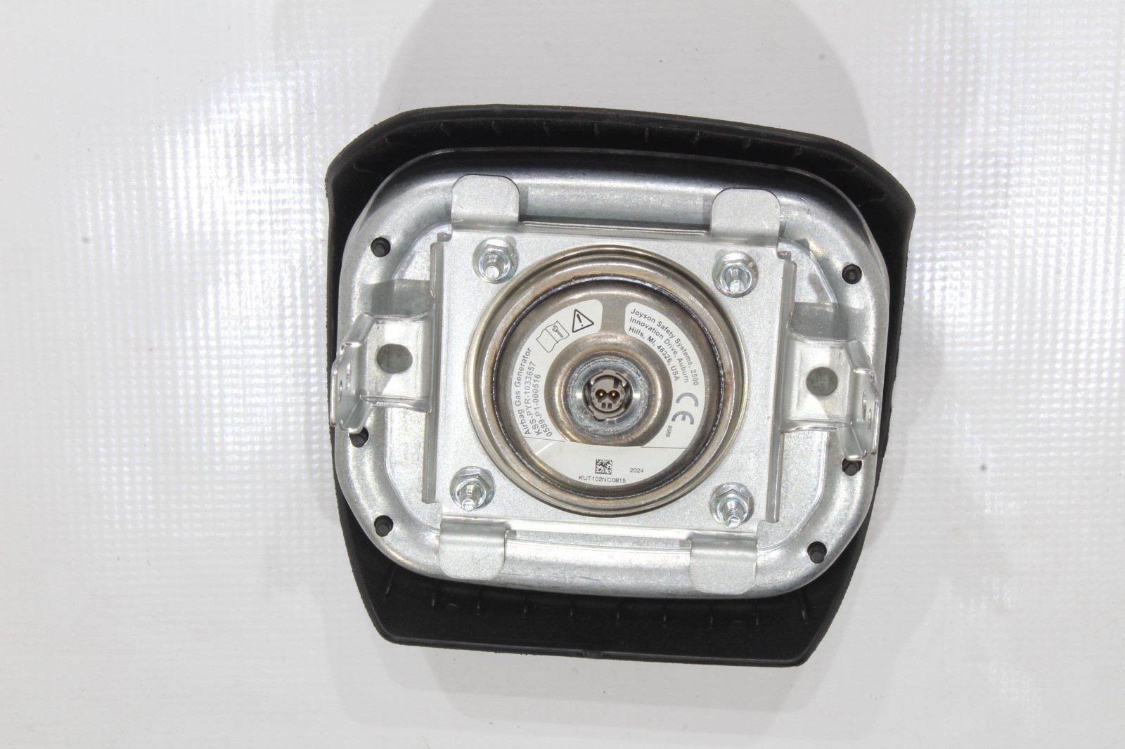 2023 CHEVY COLORADO DRIVER WHEEL AIRBAG ( BLACK EMBLEM ) AIR BAG