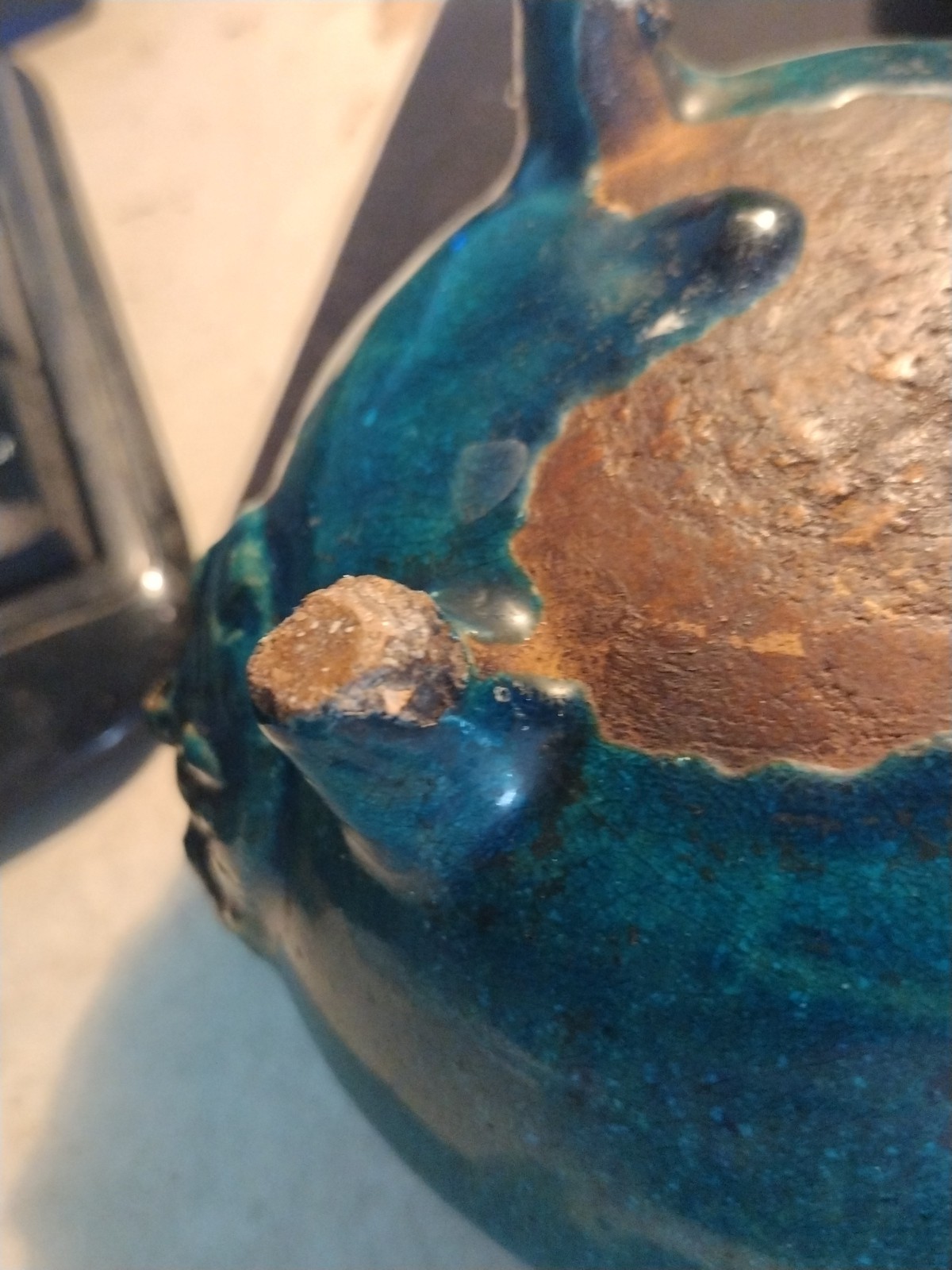 19th CENTURY CHINESE TURQUOISE GREEN GLAZED FOOTED FOO DOG CENSER * W/STAND